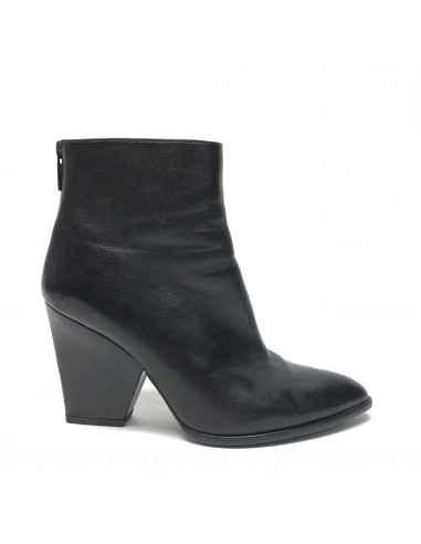 Boots Designer By Stuart Weitzman In Black, Size: 7 chez Cornerstreet bien 