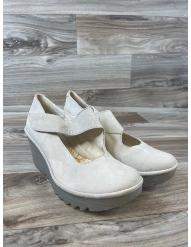 Shoes Heels Wedge By Fly London In Silver, Size: 8.5 destockage